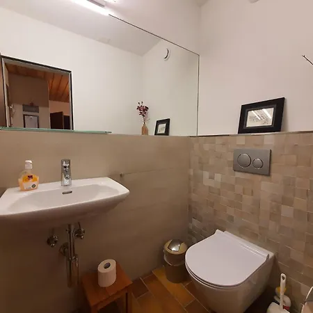 Triangel C Kiefer Apartment